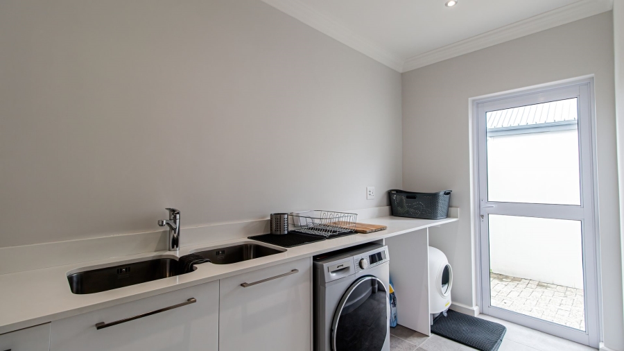 To Let 4 Bedroom Property for Rent in Sitari Country Estate Western Cape